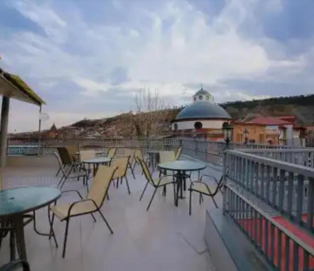 Royal Hotel Tbilisi Eksteriør billede